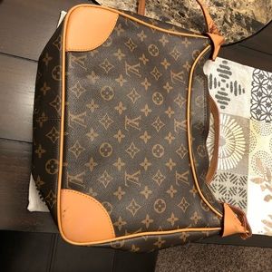 Look alike Louis Vuitton purse.